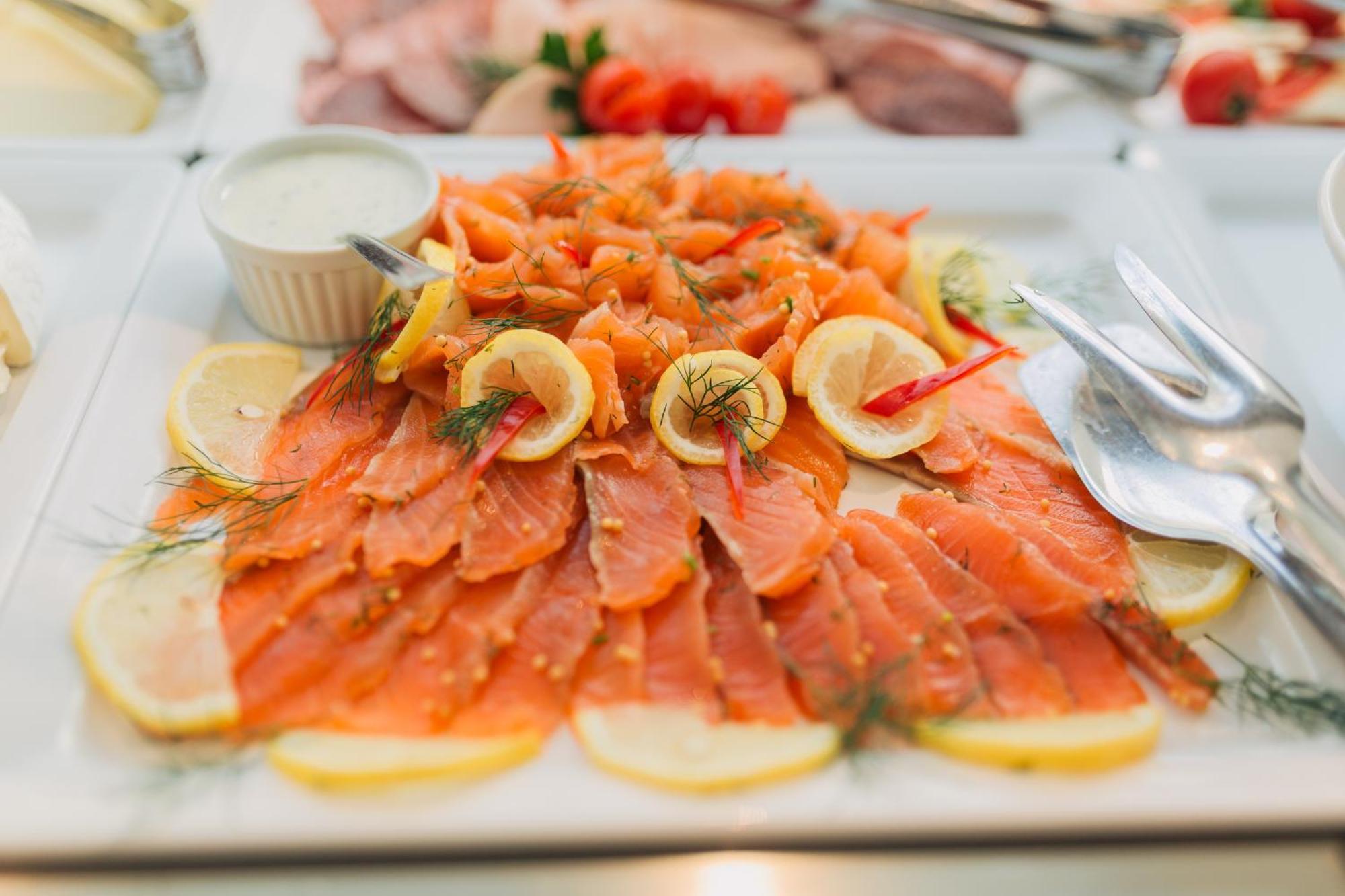 Doubletree By Hilton Hotel Cluj - City Plaza Exterior foto Smoked salmon