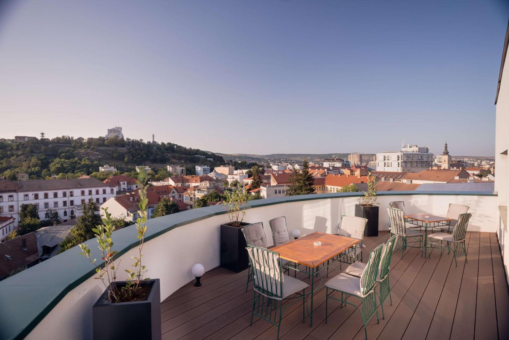 Doubletree By Hilton Hotel Cluj - City Plaza Exterior foto Rooftop terrace