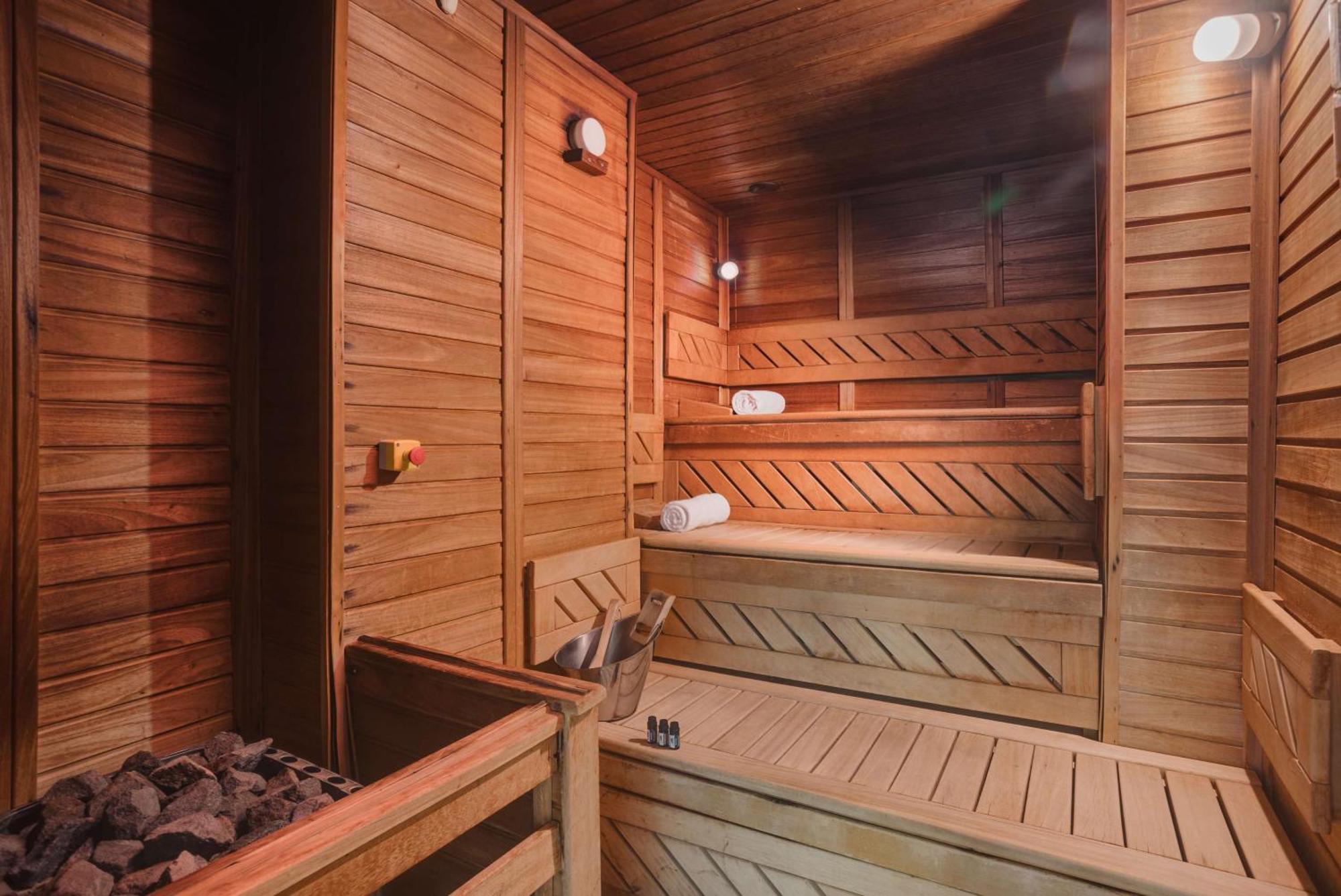 Doubletree By Hilton Hotel Cluj - City Plaza Exterior foto A Finnish sauna