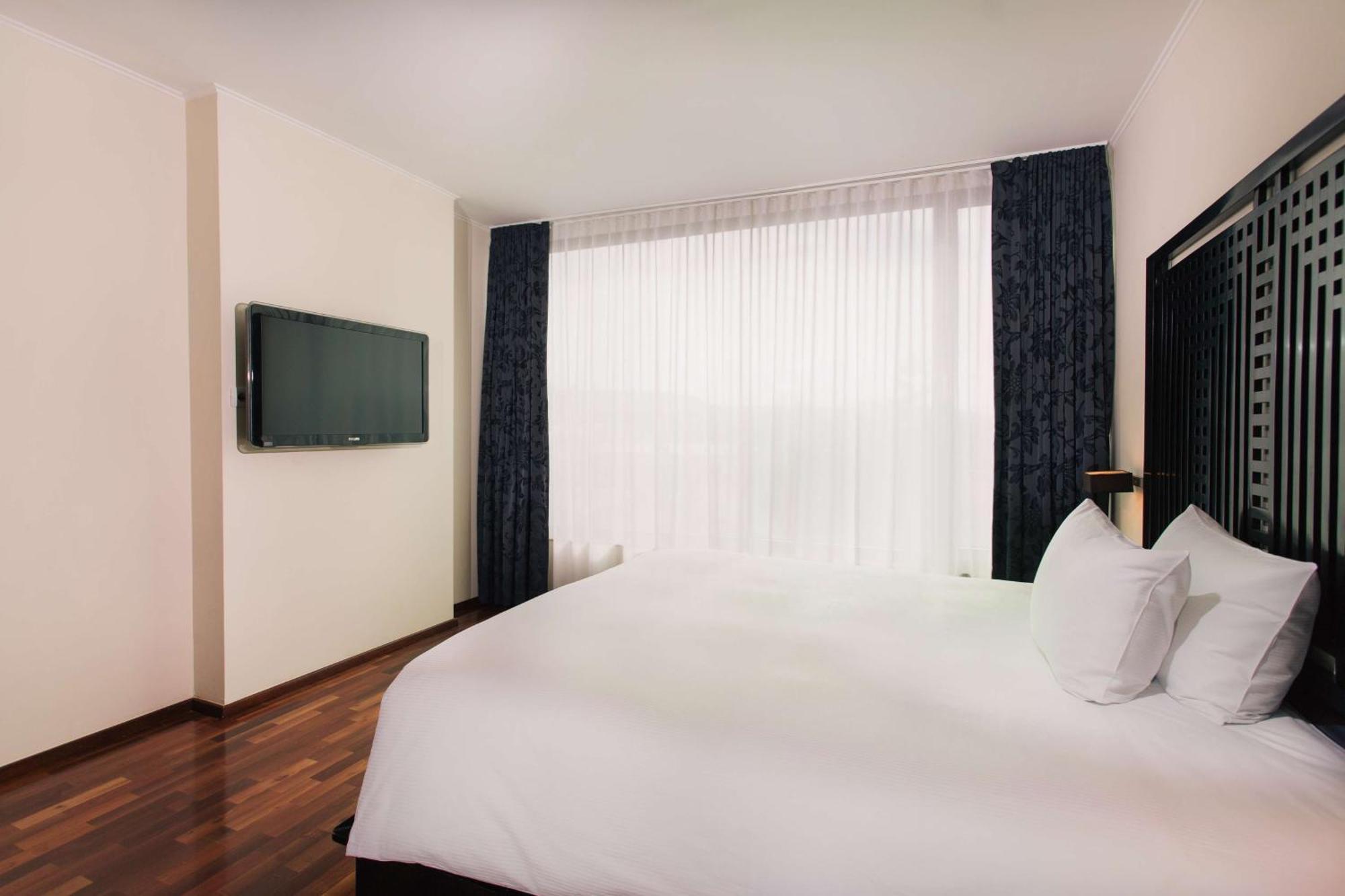 Doubletree By Hilton Hotel Cluj - City Plaza Exterior foto A typical bedroom at the hotel