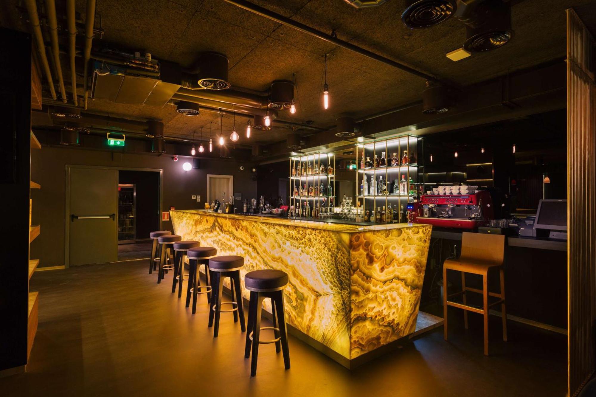 Doubletree By Hilton Hotel Cluj - City Plaza Exterior foto The bar at the 2016 edition of the festival