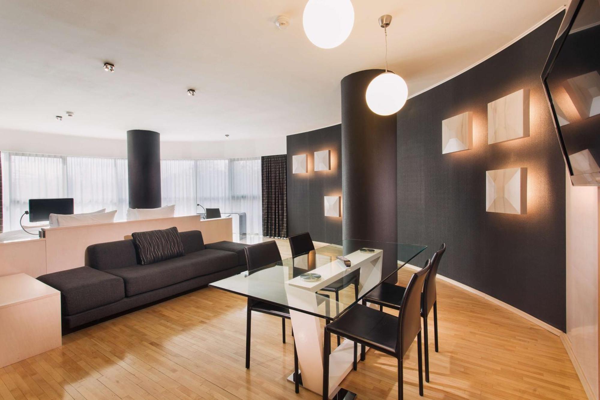 Doubletree By Hilton Hotel Cluj - City Plaza Exterior foto A modern interior