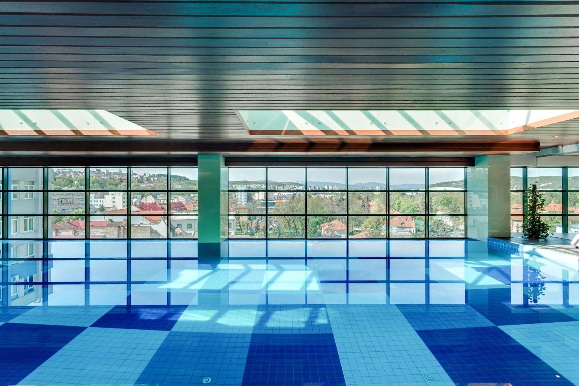 Doubletree By Hilton Hotel Cluj - City Plaza Exterior foto The interior of the hotel