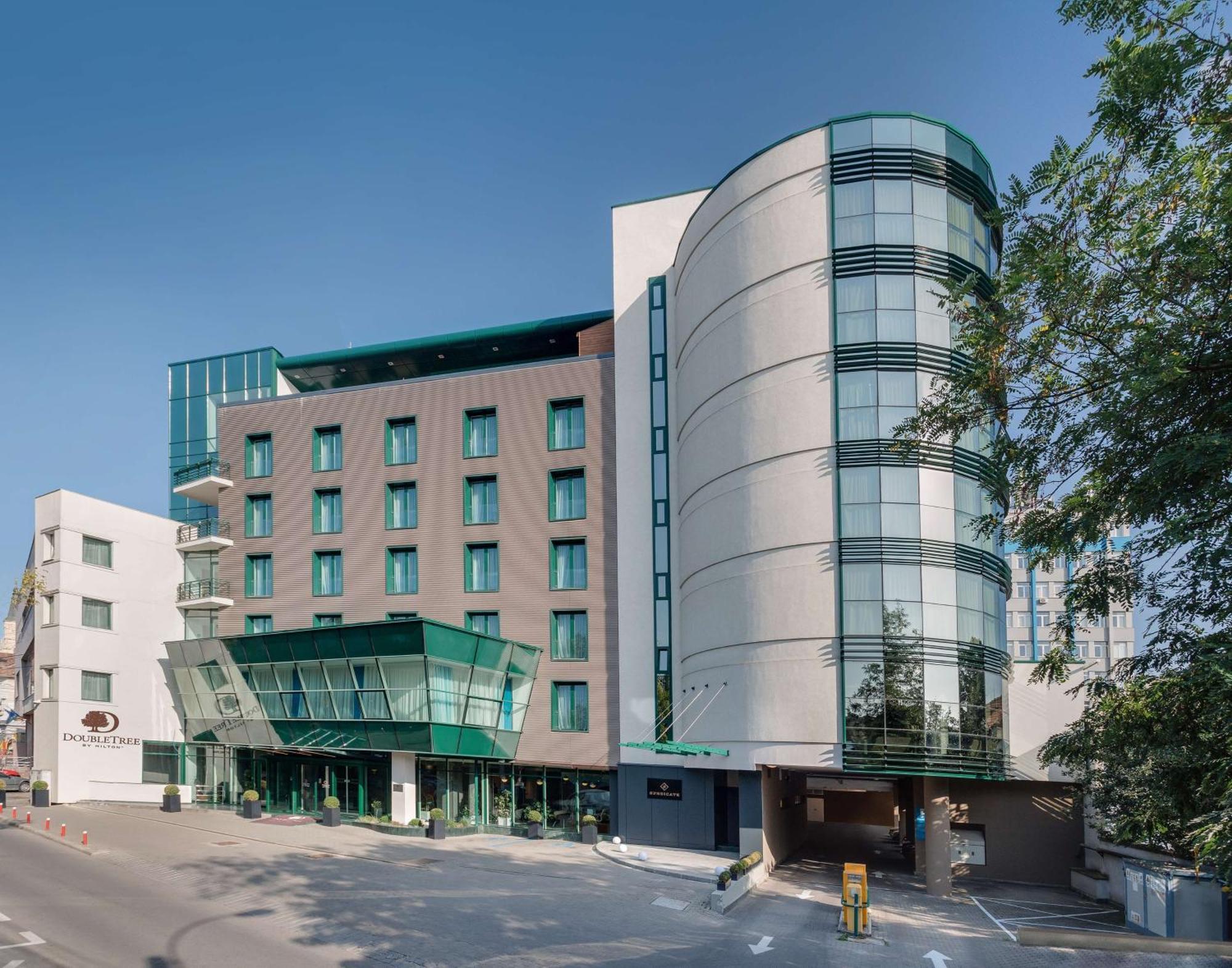 Doubletree By Hilton Hotel Cluj - City Plaza Exterior foto The new building of the University of Novi Sad