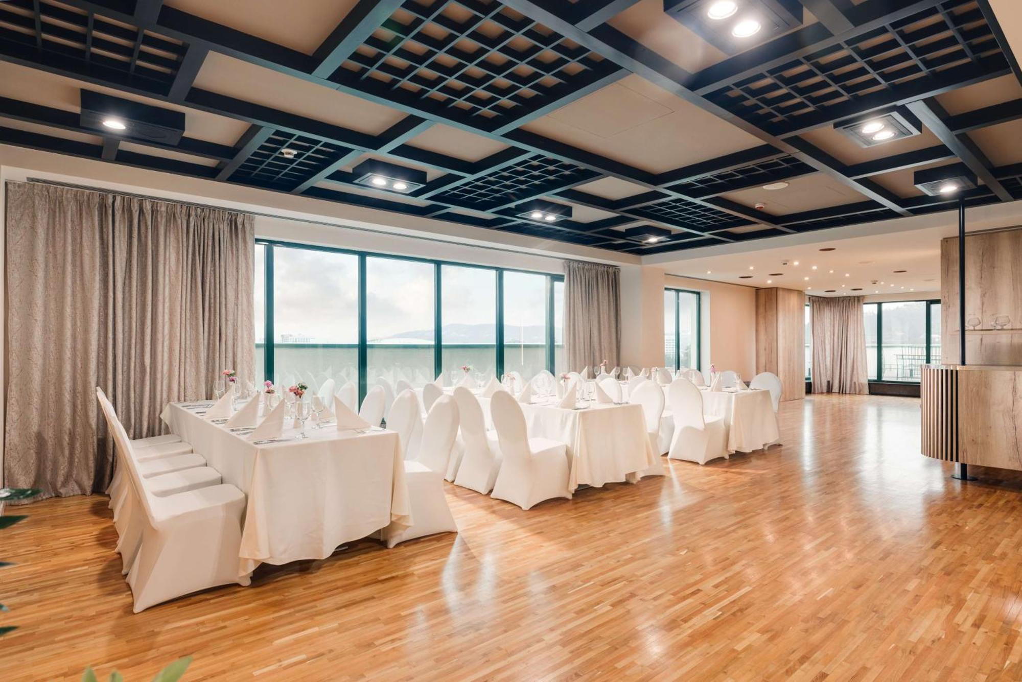 Doubletree By Hilton Hotel Cluj - City Plaza Exterior foto The ballroom